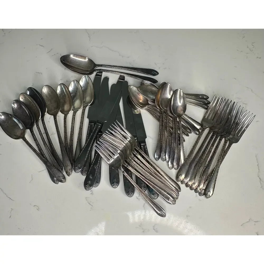 Rogers & Sons International Silver Flatware in Exquisite Pattern 1940s 43 pc